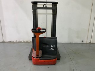 APILADOR ELECTRICO LINDE 1000 KG