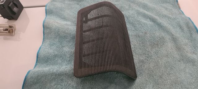 tapa altavoz porsche