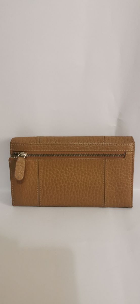 Cartera chica de Adolfo Domínguez.