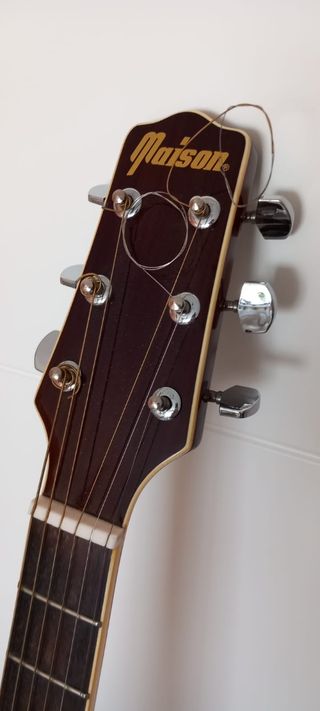 guitarra acústica Maison