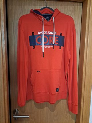 sudadera color rojo con capucha talla XL