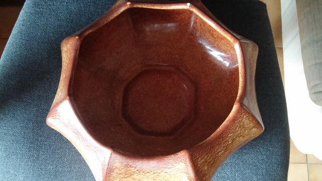CENTROTAVOLA IN TERRACOTTA SMALTATA