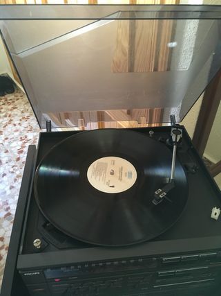 Equipo de música marca Philips en Nueva Carteya.