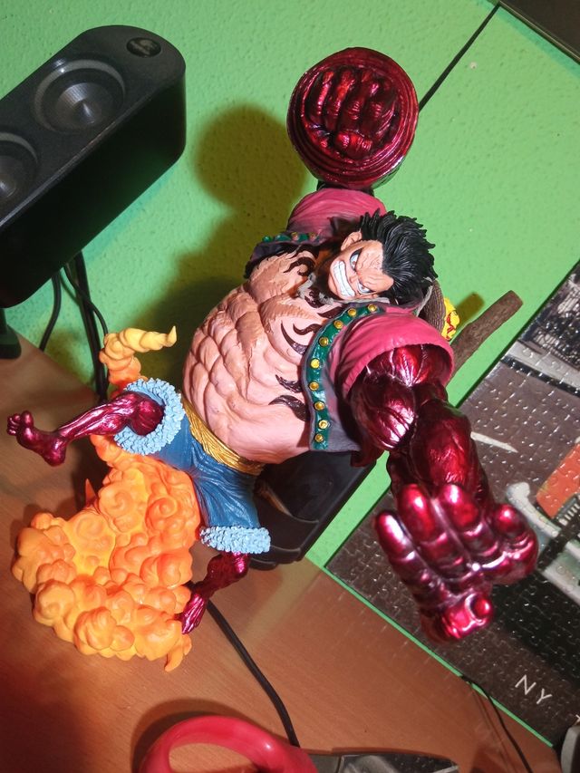figura Grande Luffy gear 4 four