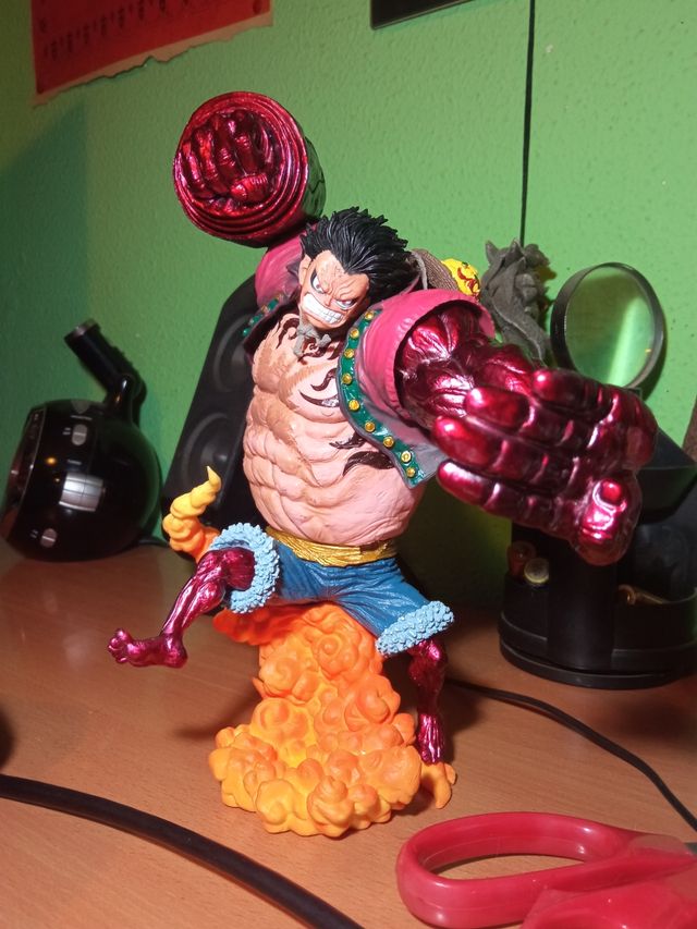 figura Grande Luffy gear 4 four