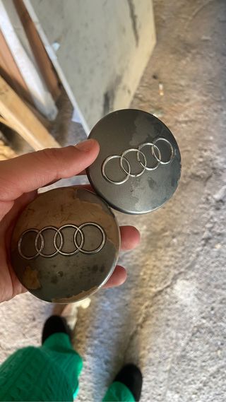 Dos tapas llanta Audi
