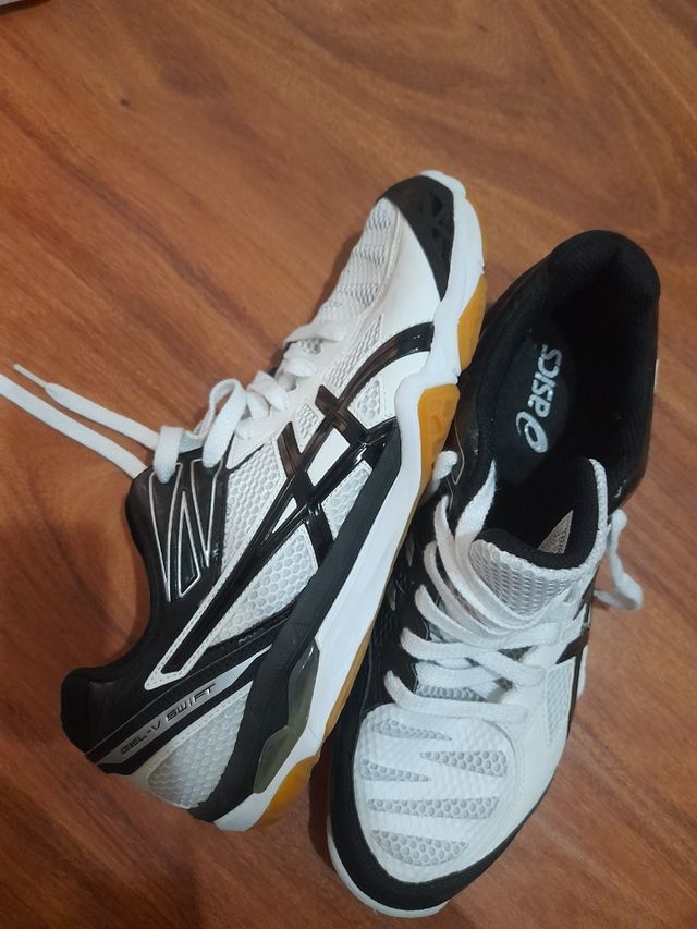 zapatos voley Asics 44