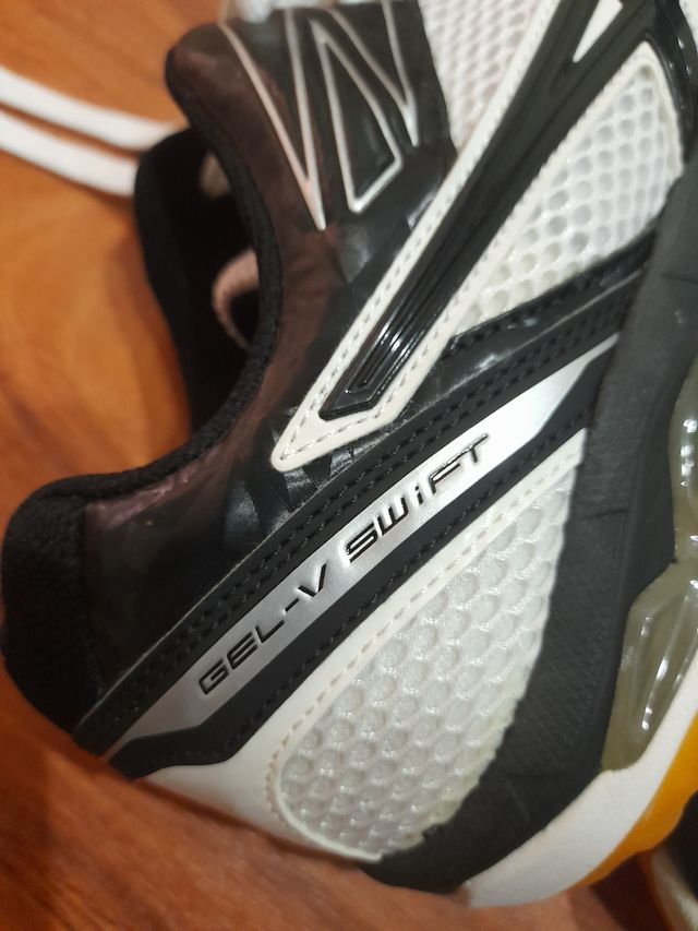 zapatos voley Asics 44