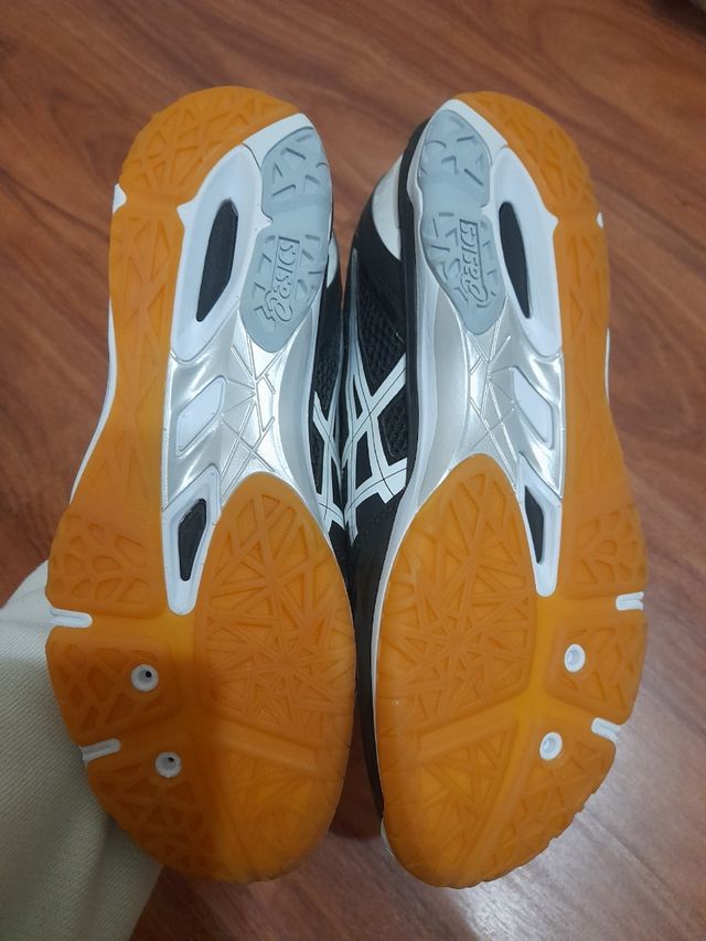zapatos voley Asics 44