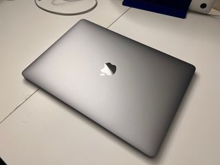 Macbook Pro 2019 / i5 / 8Gb/512Gb / Gris Espacial