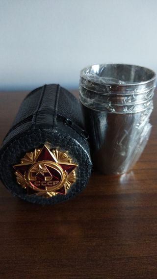 Vasos chupitos Vodka con caperuzo e insignia
