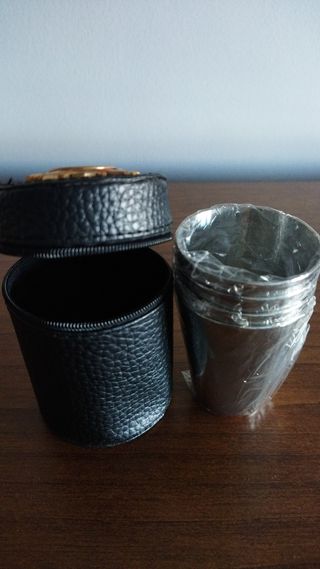 Vasos chupitos Vodka con caperuzo e insignia