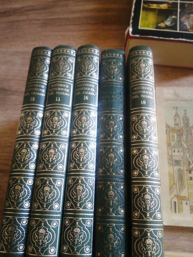 Miscelánea de libros: esoterismo, historia...