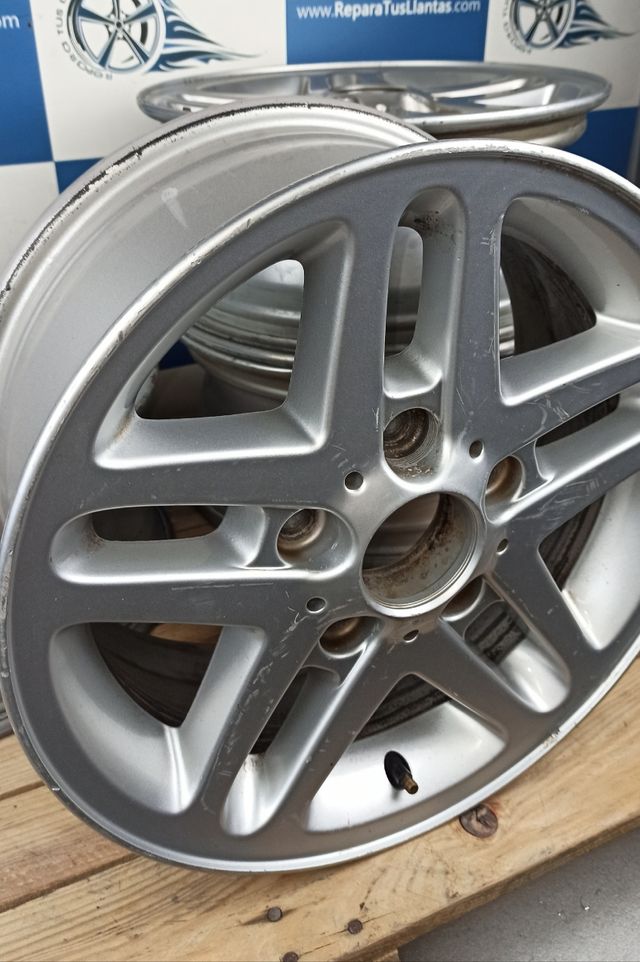 Juego 4 Llantas Originales BMW - 15"x 6.5" - IS42