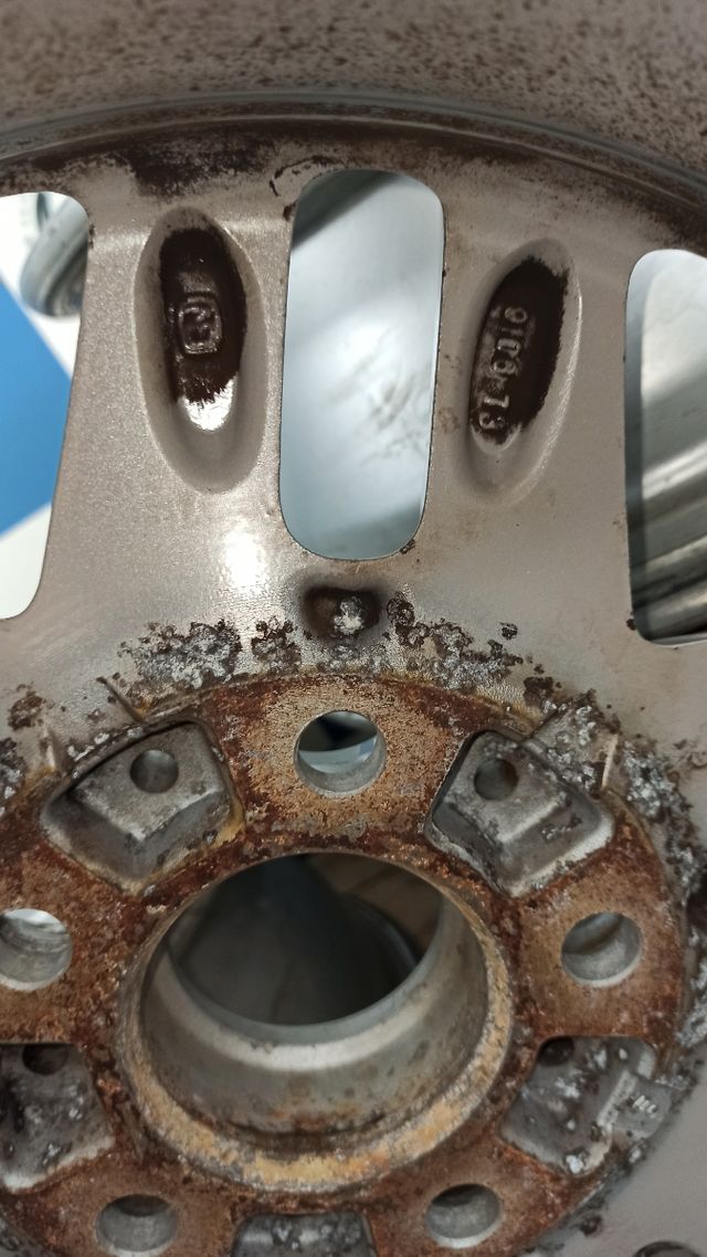 Juego 4 Llantas Originales BMW - 15"x 6.5" - IS42