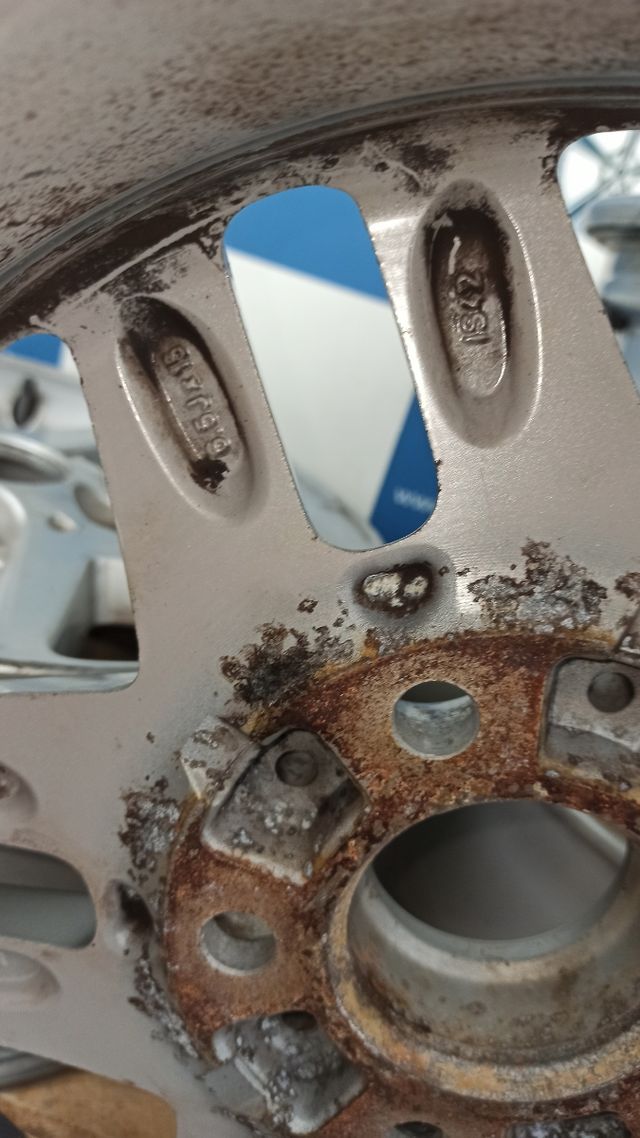 Juego 4 Llantas Originales BMW - 15"x 6.5" - IS42