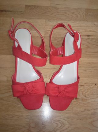 Sandalias rojas