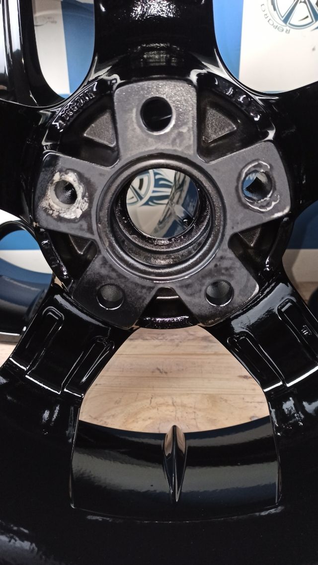 Juego 4 Llantas MOMO 17" Restauradas