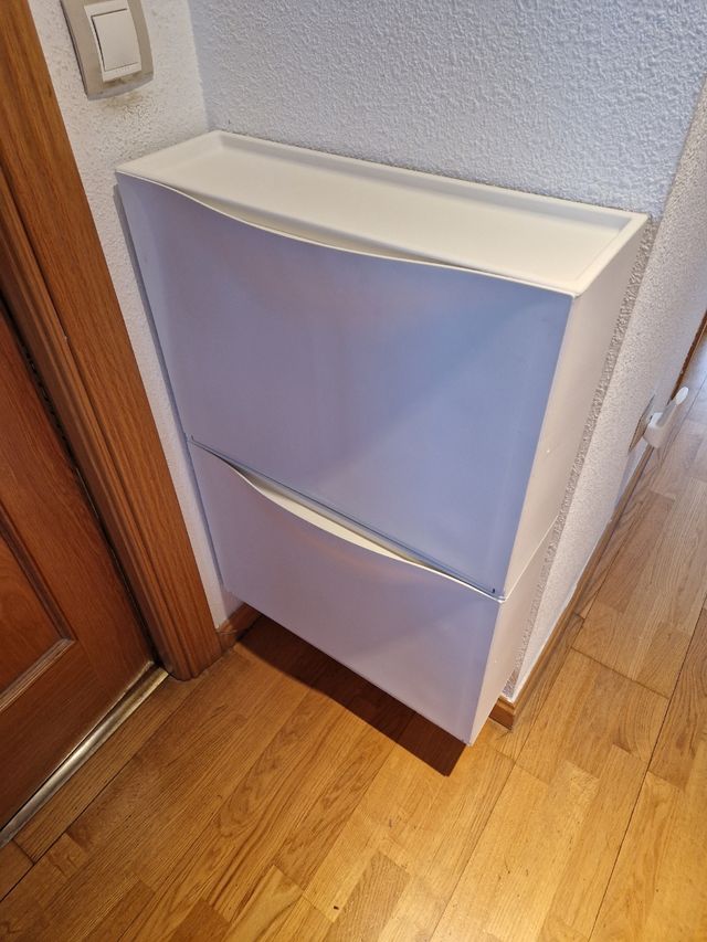 Zapatero Ikea Trones de segunda mano por 15 EUR en Madrid en WALLAPOP