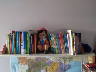 2 estanterías madera maciza lacada