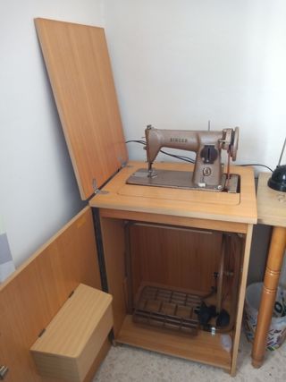 Maquina de coser URGE VENDER POR MUDANZA!!!!!!
