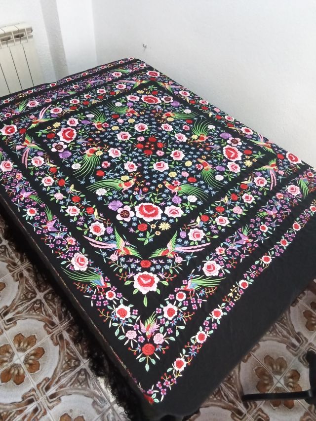 Antiguo mantón de Manila 