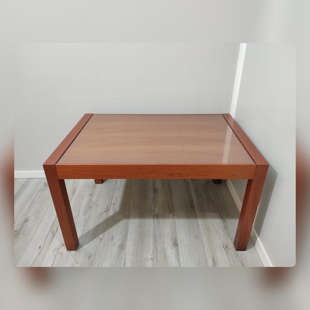 Mesa extensible más cuatro sillas (Outlet)