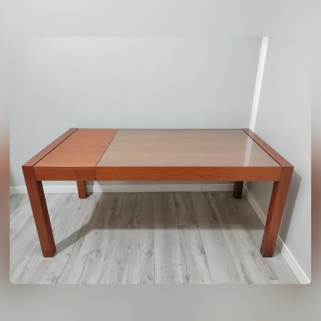 Mesa extensible más cuatro sillas (Outlet)