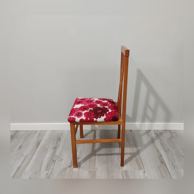 Mesa extensible más cuatro sillas (Outlet)