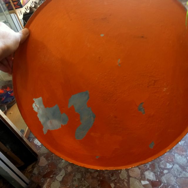 Antigua aceitera gigante de chapa chollo