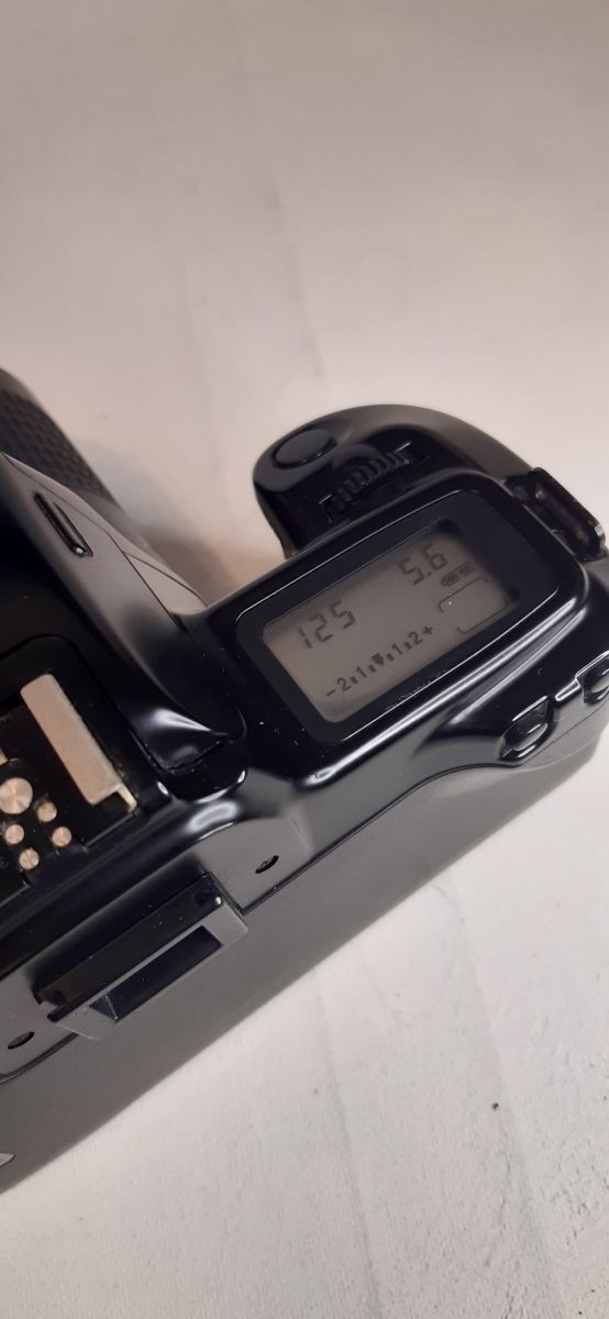 Camara analógica Canon EOS 1000F