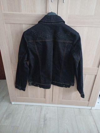 cazadora vaquera negra