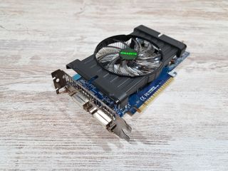 Nvidia GTS 450 1GB DDR3 (GigaByte)