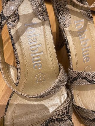 Sandalia tacon plataforma lolablue 37 serpiente