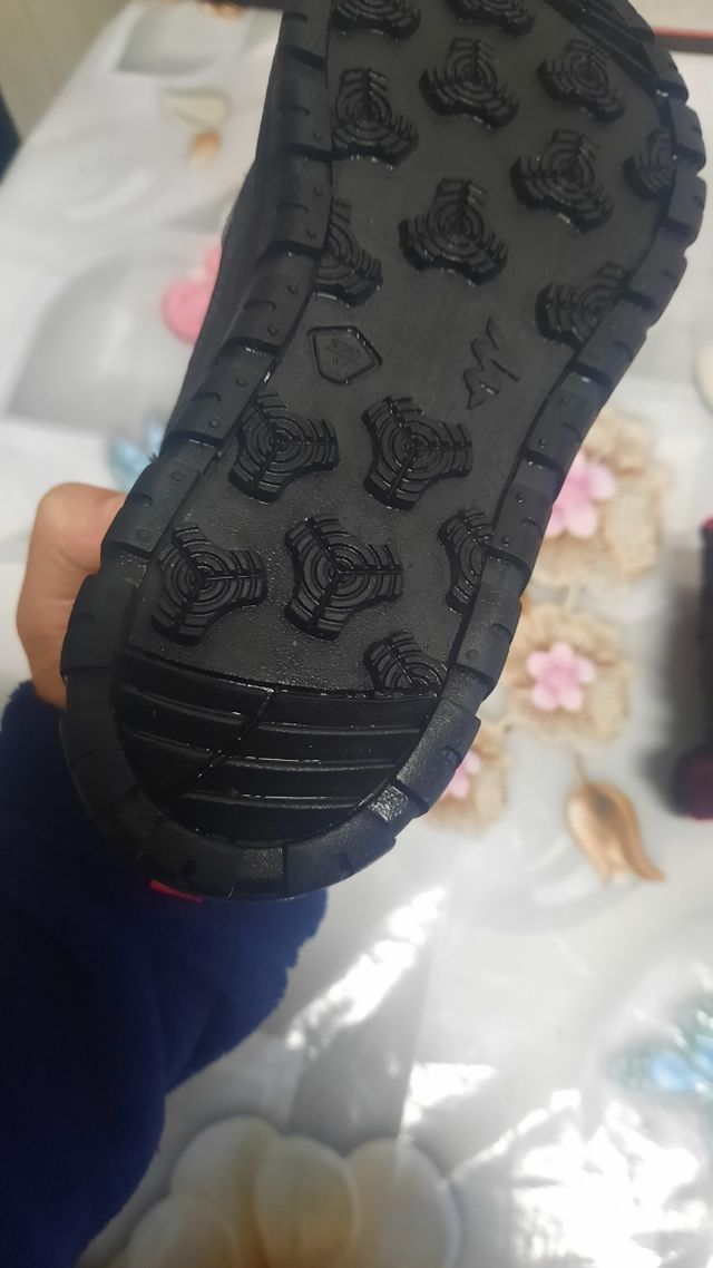 sneakers da ragazza misura 32