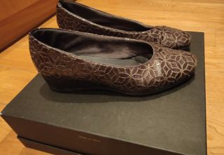 zapatos marrones