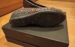 zapatos marrones