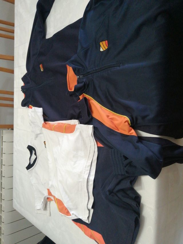 uniformes alborada jersey 10 euros, falda 15