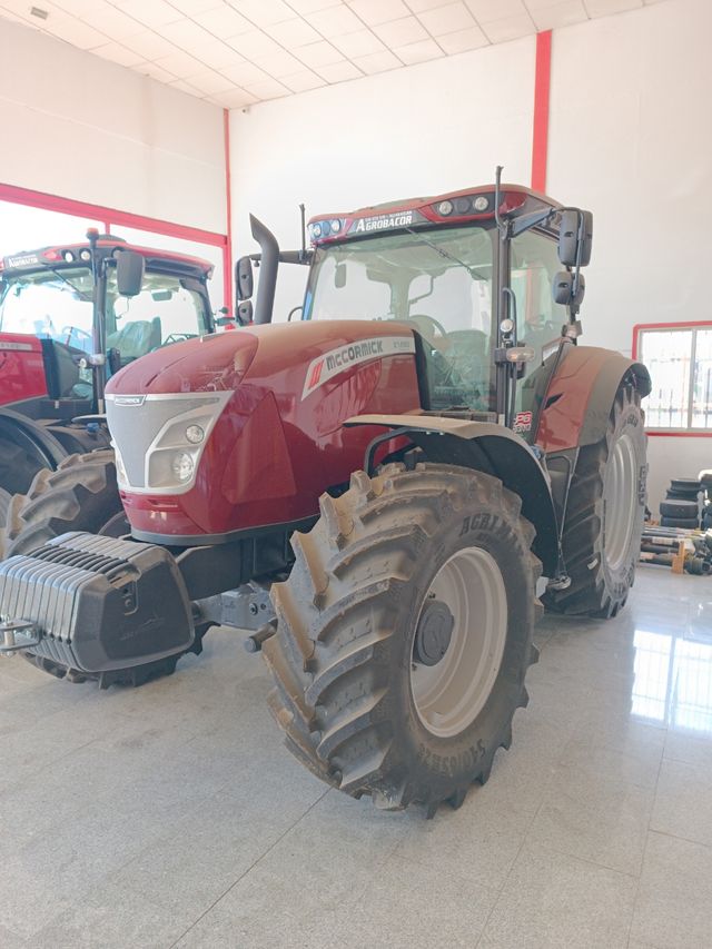 Amplio stock de tractores nuevos y de ocasión