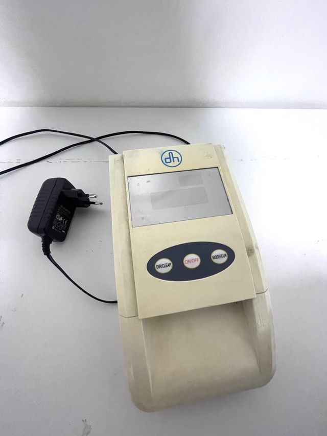 Macchina per il rilevamento di banconote contraffatte