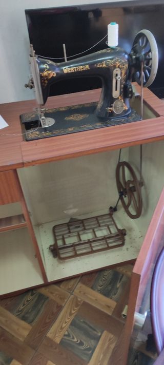maquina de coser antigua