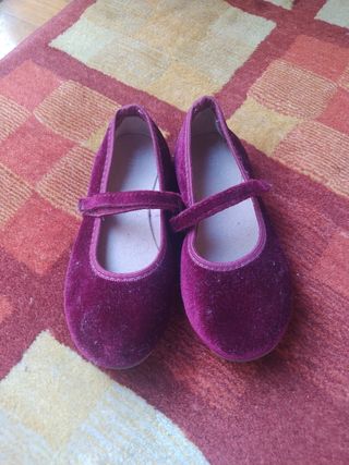 Manoletinas de niña. Talla 30