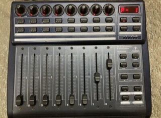 Behringer BCF2000 USB Midi Fader Controller