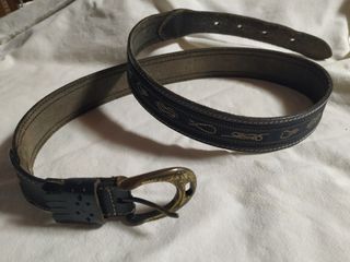 Cinturón de cuero y tela, con motivos marineros