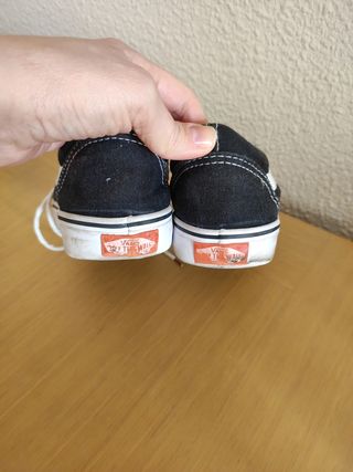 Vans 37. 