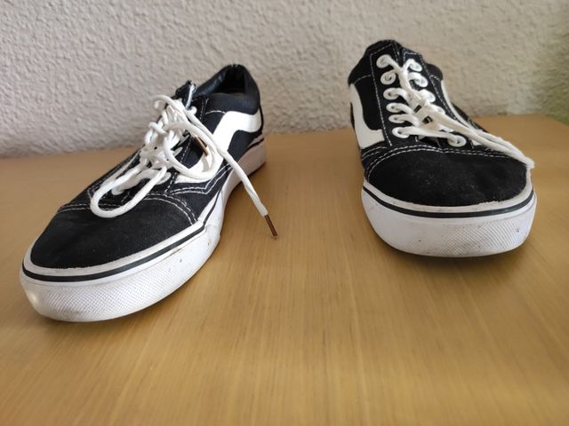 Vans 37.