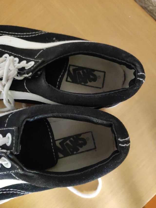 Vans 37.