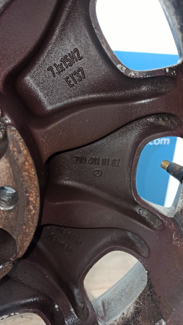 Juego de 4 Llantas Mercedes 15" ET37 - 2104010102