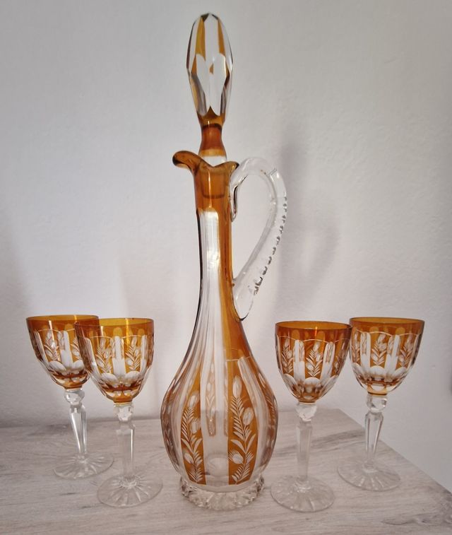 Licorera y copas en cristal tallado a mano