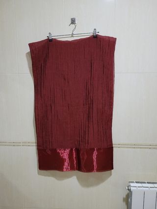 Vestido de fiesta de tirantes con chal a juego